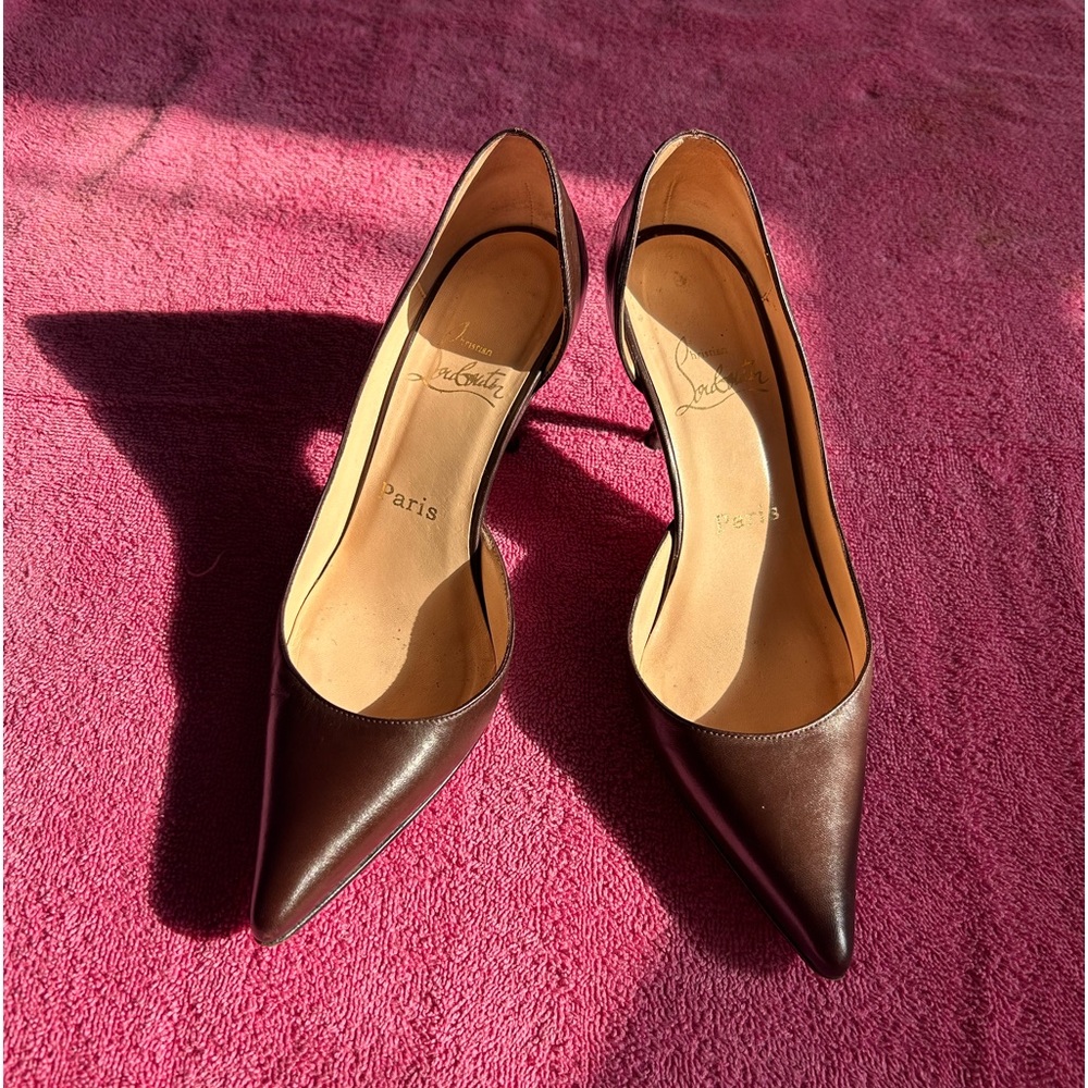 Christian Louboutin- Brown- 37